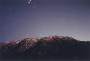 горы и следы звезд